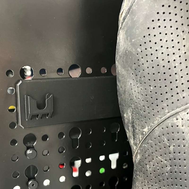 Wall Mount Storage Base Holder - đánh giá và giá Cycling Gear Wall Storage